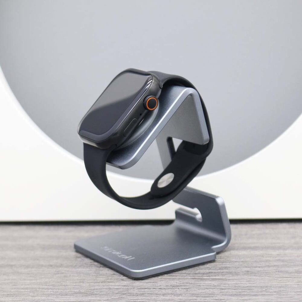 Apple Black Watch Sleek Design